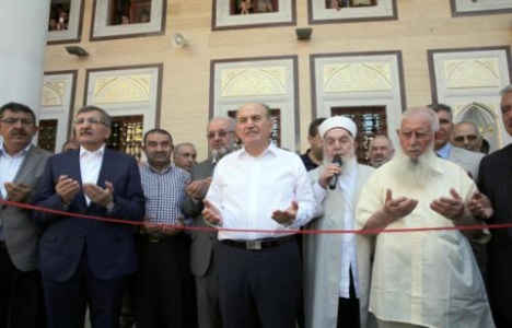 Zeytinburnu Ulucami ibadete açıldı!