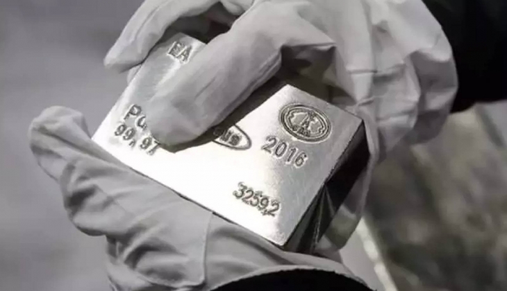 Gümüş gümbür gümbür geliyor! Bir sene içinde gümüş 45 dolar olacak! 