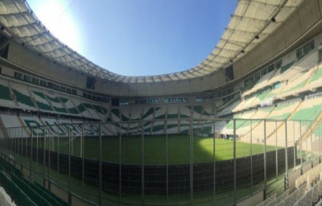 Bursa Timsah Arena Stadı'nda tribünlere kafes konuldu!