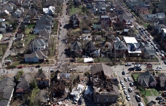ABD'deki hortumda yüzlerce kişi evsiz kaldı! 