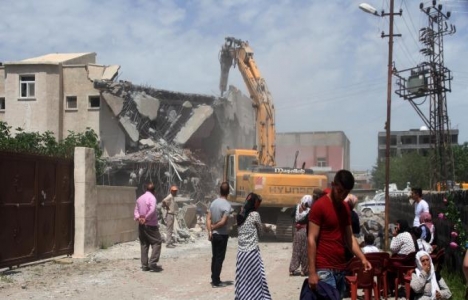 Şırnak İdil'deki hasarlı 600 ev yıkılıyor!