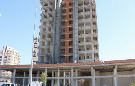 Mersin'de inşaattan düşen işçi hayatını kaybetti!