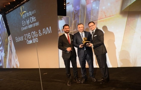 Bulvar 216 ödüle doymuyor!