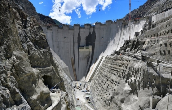 Yusufeli Barajı inşaatında işçiler Kovid-19 sebebiyle iş bıraktı!