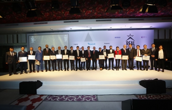 Gayrimenkul sektörüne yön verenler Real Estate Stars’da ödüllerini aldı!