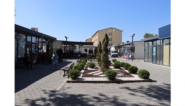 Adıyaman da iş yerleri yıkılan esnaf için 36 noktada tam 700 konteyner kuruldu!