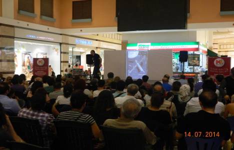 Sunay Akın, M1 Merkez Adana AVM'de Ramazan öykülerini paylaştı!