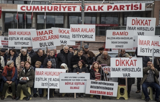 Balçova arsa mağdularından CHP önünde eylem!