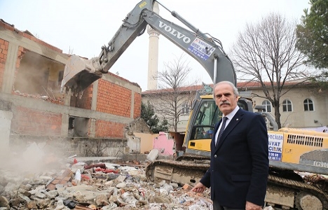Bursa'daki eski binalar yıkılıyor!