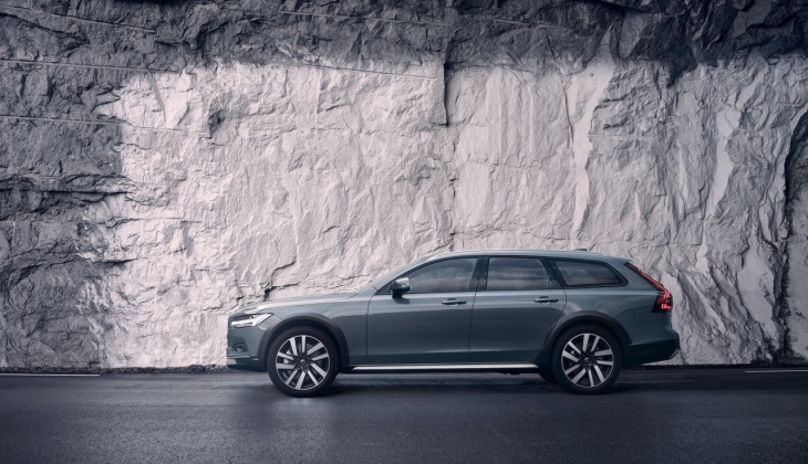 Geniş ailelerin tercihi Volvo V90’dan sevindiren haber! İşte 18 Eylül 2022 fiyat listesi…