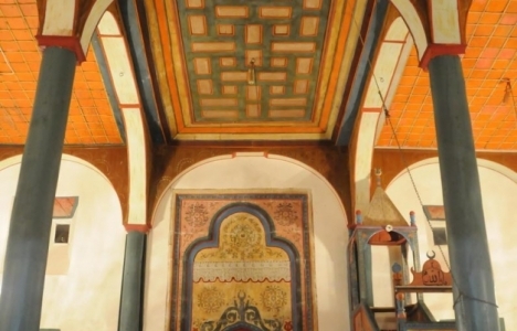 Tarihi Bekteşbey Camisi'nin boyaları 200 yıldır dökülmüyor!