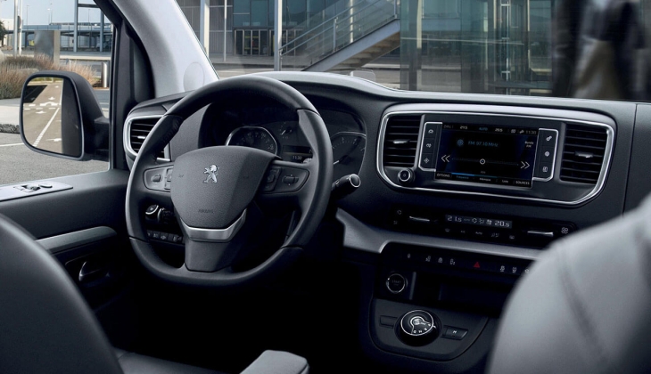 Peugeot Expert Traveller fiyatları bu ay ne kadar? Sağlamlıkta bir adım önde! 30 Kasım 2022 fiyat listesi...