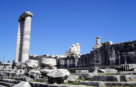 Apollon Tapınağı, Kurban Bayramı'nda ziyaretçi akınına uğradı!