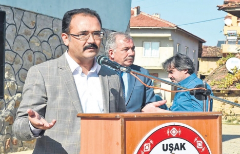 Uşak'ta köy yolları ulaşıma elverişli hale getiriliyor!