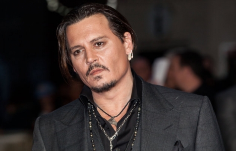 Johnny Depp Fransa'daki köyünü satmamak için direniyor!