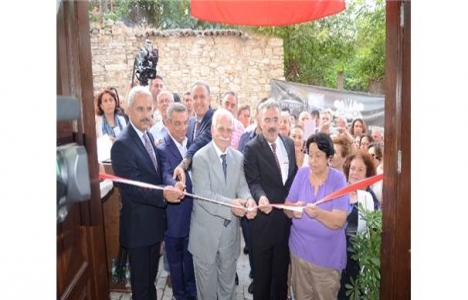 Kuşadası Kültür Merkezi açıldı!