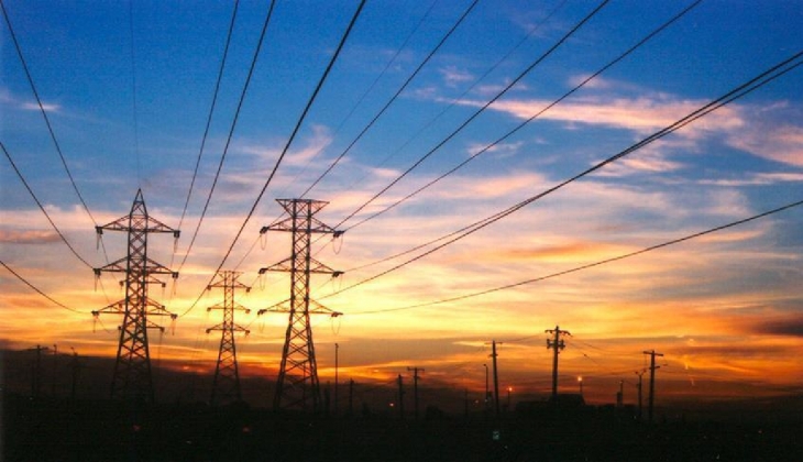 Sıcaklar arttı, elektrik tüketimi rekor üstüne rekor kırdı!