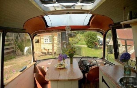 Eski otobüs 4 bin Sterlin e eve dönüştü!