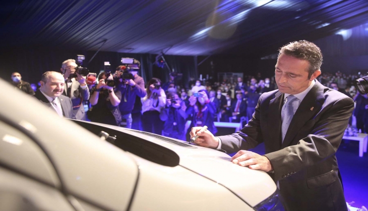 Türkiye nin ilk elektrikli ticari aracı Ford E-Transit görücüye çıktı! İşte aracın fiyatı ve teknik özellikleri