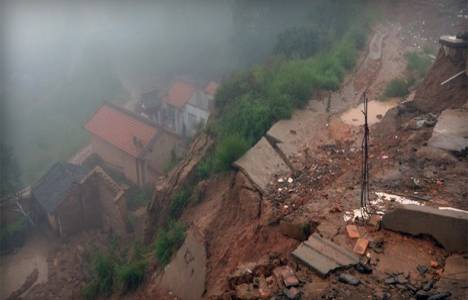 Kağıthane'de kentsel dönüşüm alanında heyelan meydana geldi!
