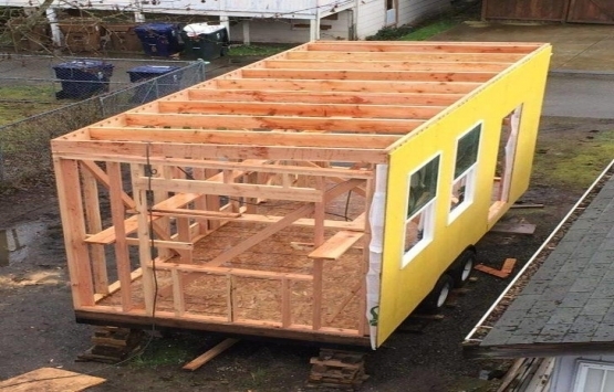 Krediyle ev almak yerine 350 TL ye kendi evini inşa etti! 