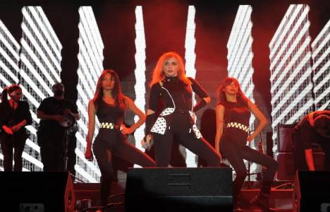 Dumankaya Siteler Arası Spor Şöleni, Gülşen'in katılımıyla düzenlendi!