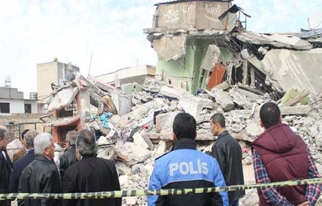  Mersin'de bina çökmesi kentsel dönüşümü gündeme getirdi!