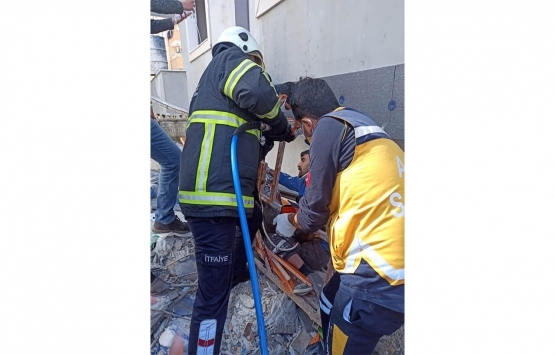 Hatay da inşaat iskelesi çöktü! 2 işçi yaralandı!