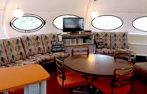 Uzay gemisi görünümlü ev satışa çıkarıldı!