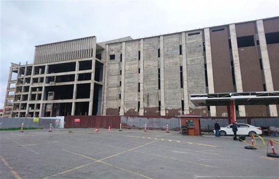 AKM nin ön cephesi sökülüyor!