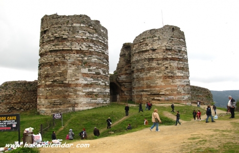  Yoros Kalesi'nde 80 tarihi eser bulundu!