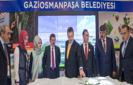 Hasan Tahsin Usta Dünya Kadastro Zirvesi’nde konuştu!