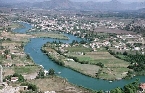Muğla'da kaldırım yerine karayoluna inen üst geçit düzeltildi!