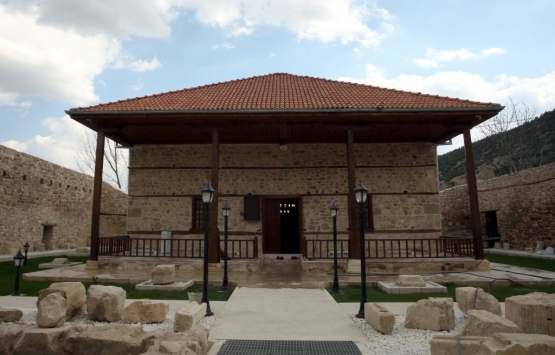 700 yıllık Alaaddin Cami bugün ibadete açılıyor 