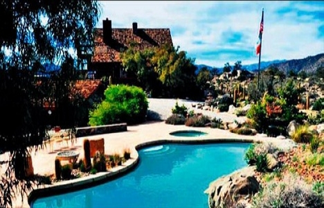 Frank Sinatra nın Kaliforniya daki villası 3.9 milyon dolara satışta!