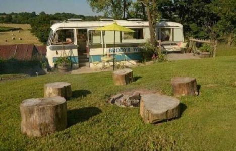 Eski otobüs 4 bin Sterlin e eve dönüştü!