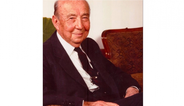 Vehbi Koç inşaat müteahhitliğini neden bırakmış?