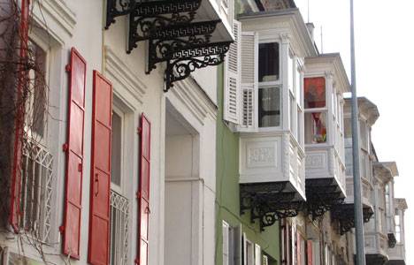 Eski İzmir evleri koruma bekliyor!