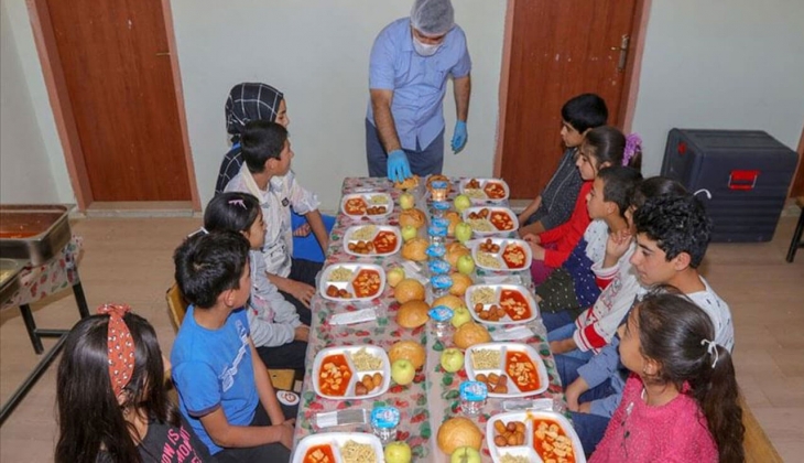 Veliler müjde! Okullarda ücretsiz yemek kapsamı genişletilecek! O grupta olan herkes hemen faydalanacak!