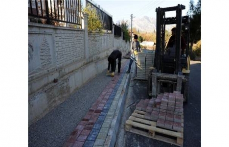 Kepez Duraliler'de 8 bin metrekare kaldırım yapılıyor!