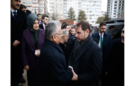 Memduh Büyükkılıç, Elazığ'da yıkımı devam eden binaları inceledi!