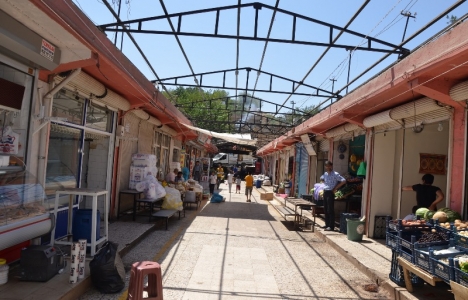 Şanlıurfa Siverek'in çarşılarında üst yapı çalışması başladı!