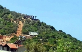 Kaş'ta kaçak villalar mantar gibi türüyor!
