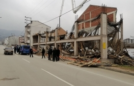 Bursa'da beton dökümü sırasında inşaat kalıbı çöktü: 4 yaralı!