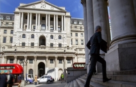 İngiltere Merkez Bankası politika faizini rekor düşük seviyede bıraktı!