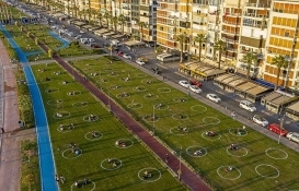 İzmir Kordon'da boş dükkan bulunmazdı: Şimdi camlar kiralık, satılık ilanları ile kaplanmış!