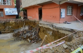 Sancaktepe'de riskli 3 katlı bina boşaltıldı!