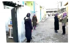 Deprem sonrasında Soma'daki 1 evde çatlaklar oluştu!