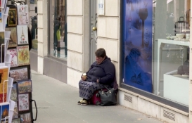 Fransa'da evsizlerin sayısı yüzde 120 artarak 350 bine ulaştı!