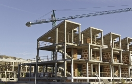 İnşaatı bitiremeyen müteahhite dava açılabilir mi?